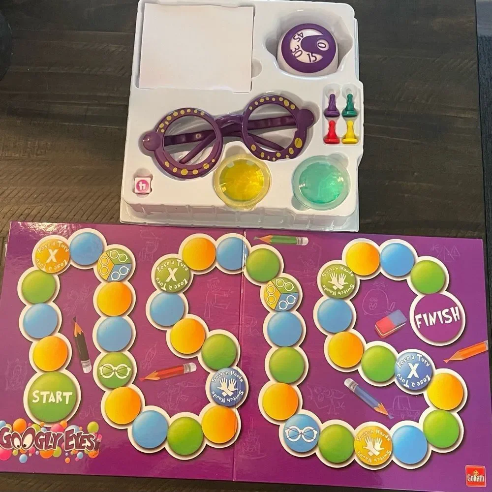 Googly Eyes Family Game by Goliath Ages 7+